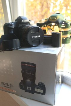 Canon EOS 5D Marklll EF 24-105mm f/4L