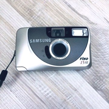 Плёночный фотоаппарат Samsung Fino второй в подарок